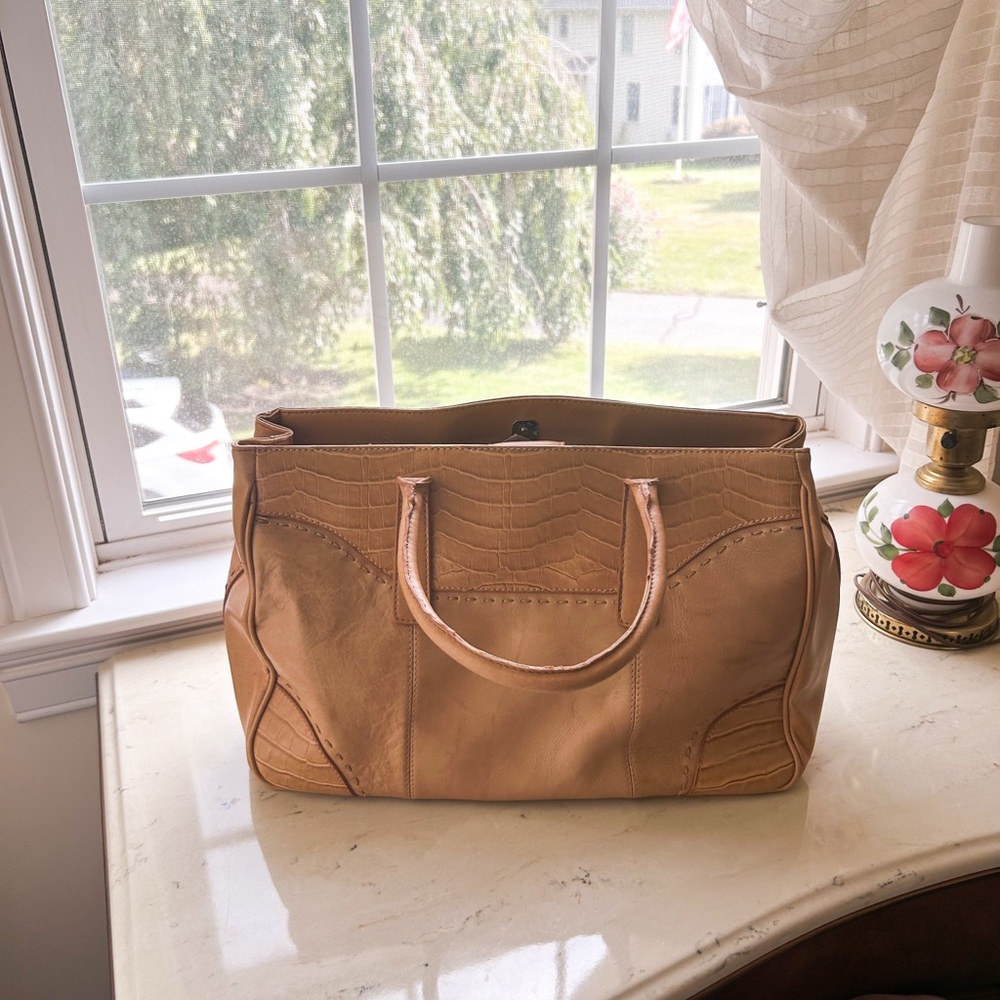Classic Tan Leather Tote Bag - Women